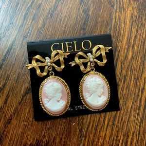 NWT Cielo Vintage Portrait Drop Earrings
